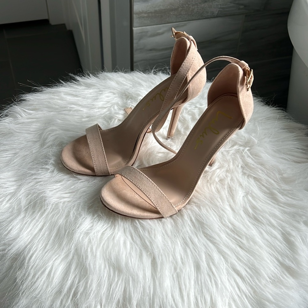 Lulus nude heels